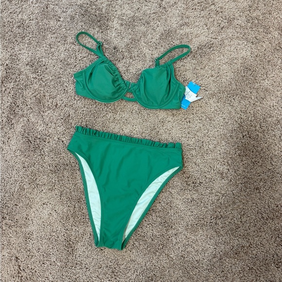 Cupshe Other - Cupshe Green Bikini Set